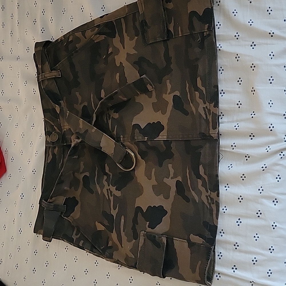 Camo mini skirt Never Worn NWOT